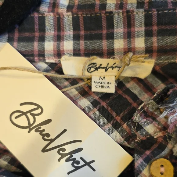 NWT Blue Velvet Plaid Button Down Shirt Size Medium - Cool Detailing! - Picture 12 of 16